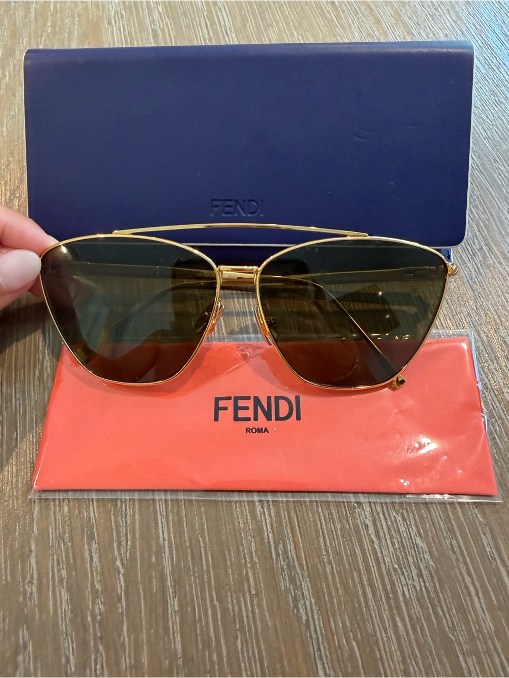 Fendi Gold Frame Black Lens Women's Sunglasses - Picture 3 of 7